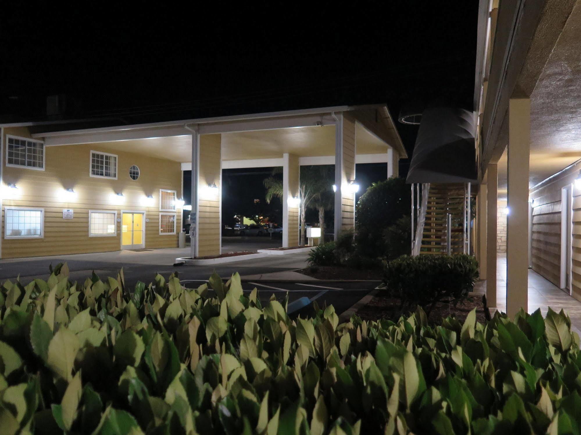 Red Roof Inn Yuba City Bonanza - Marysville エクステリア 写真